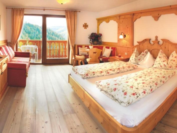 Hotel Alpenrose Dolomites لا فالي المظهر الخارجي الصورة