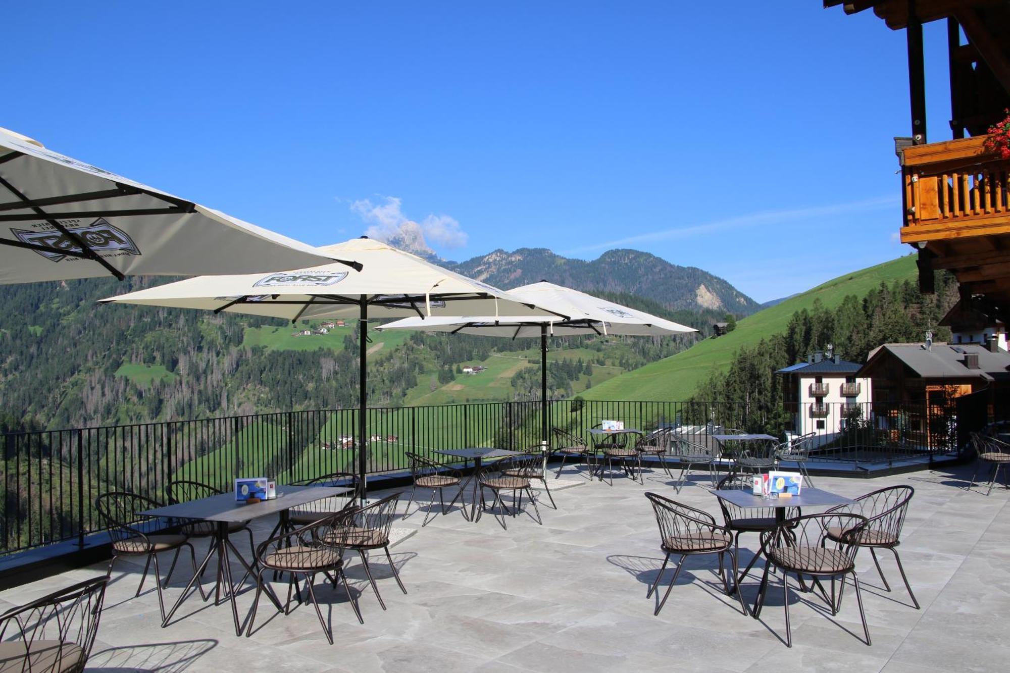 Hotel Alpenrose Dolomites لا فالي المظهر الخارجي الصورة