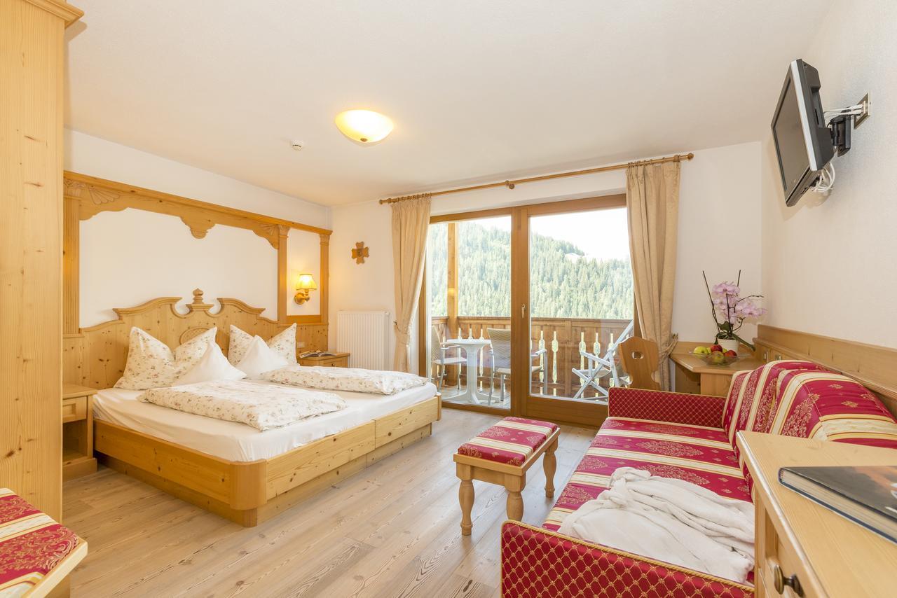 Hotel Alpenrose Dolomites لا فالي المظهر الخارجي الصورة